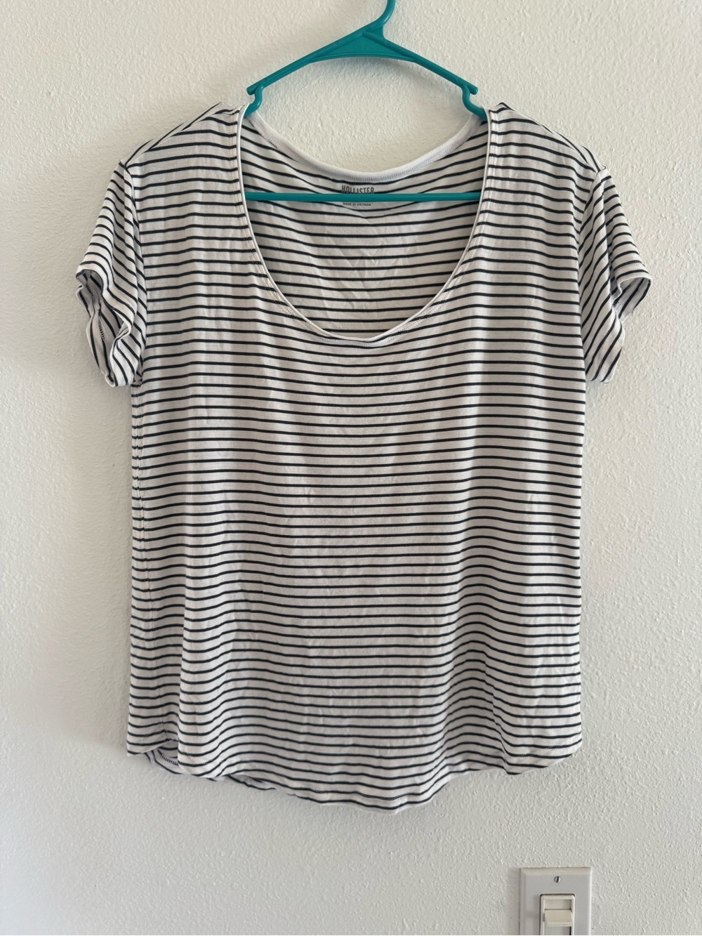 Hollister White & Black Striped Scoop Neck Tee